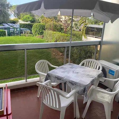 Logement En Residence Vacances Classe 2 Etoiles Au Bord De Mer 4 Couchages Avec Cabine Lit Superpose Et Au Salon Un Canape Convertible Et Piscine A 300 M Des Transports Communs,Gare Ferroviaire,Commerces Et Plages Antibes Buitenkant foto